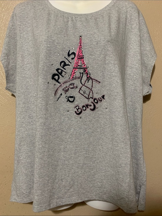 New York Laundry Tops - 41. New York Laundry XL Gray Tee with Pink Eiffel Tower Paris Graphic NWOT
